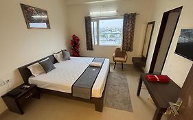 Hotel 24 Inn